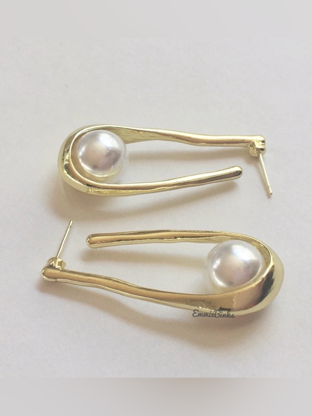 New Anthropologie Pearl Vintage Hoop Earrings - Picture 5 of 16